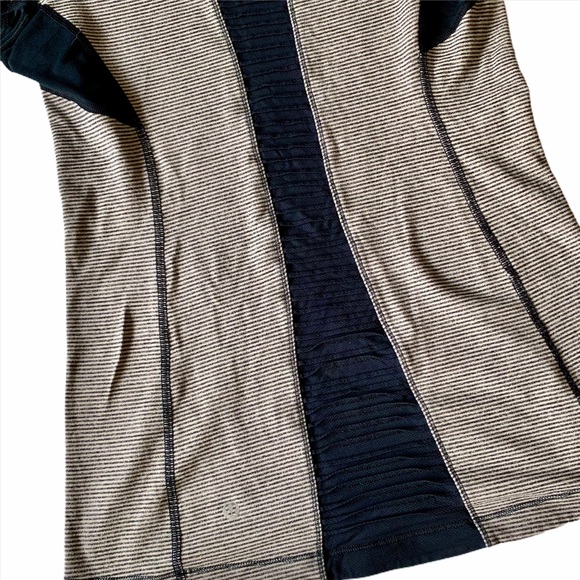 SOLD - Lululemon Star Runner shirt. - Picture 3 of 4